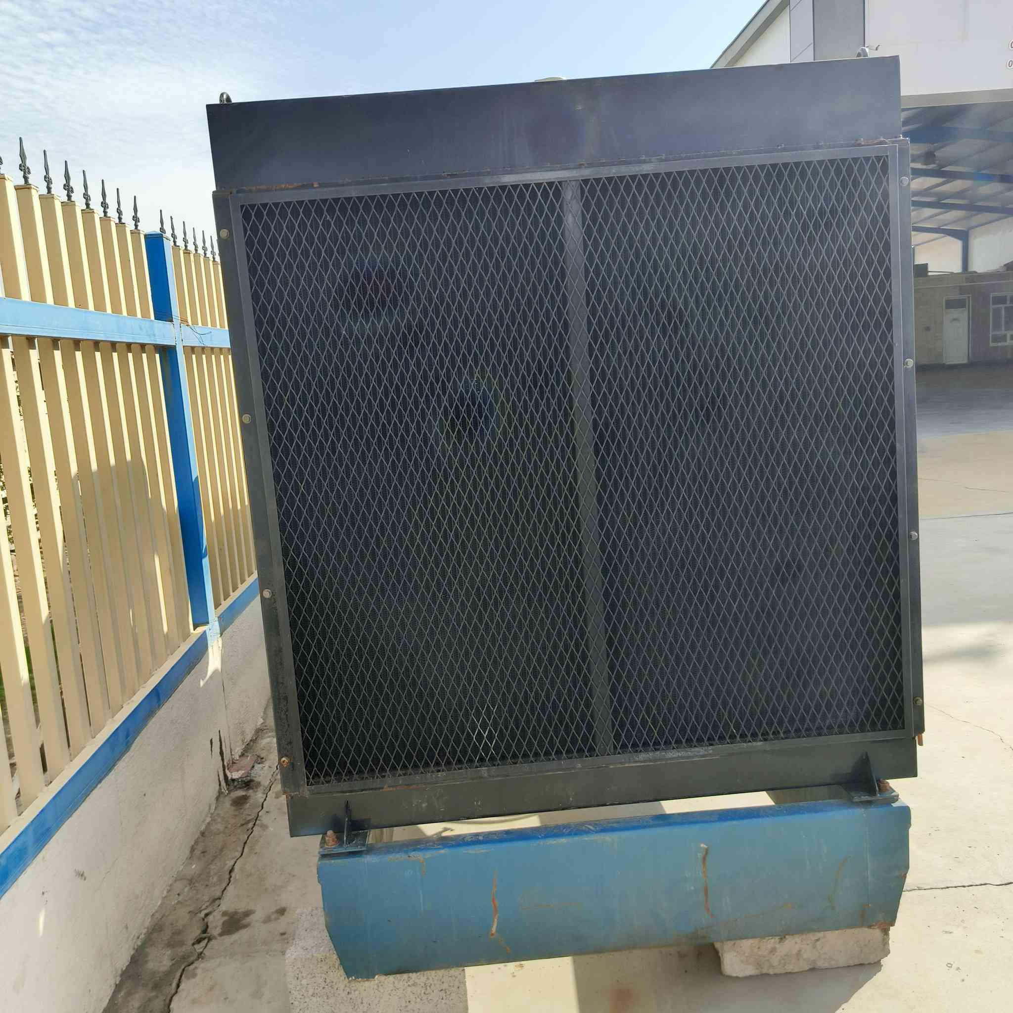 سلام عليكم
دوزان ١٢ سلندر جديده مامشتغله بل العراق 
650kva 
راديتر كبيره نحاس ونضيفه جدا 
مشتغله 320 ساعه فقط 
ضمان لاتبخير ولاتنقيص 
السعر 245$
العنوان بغداد الراشديه قرب مطعم سامان رقم هاتف 
***********
