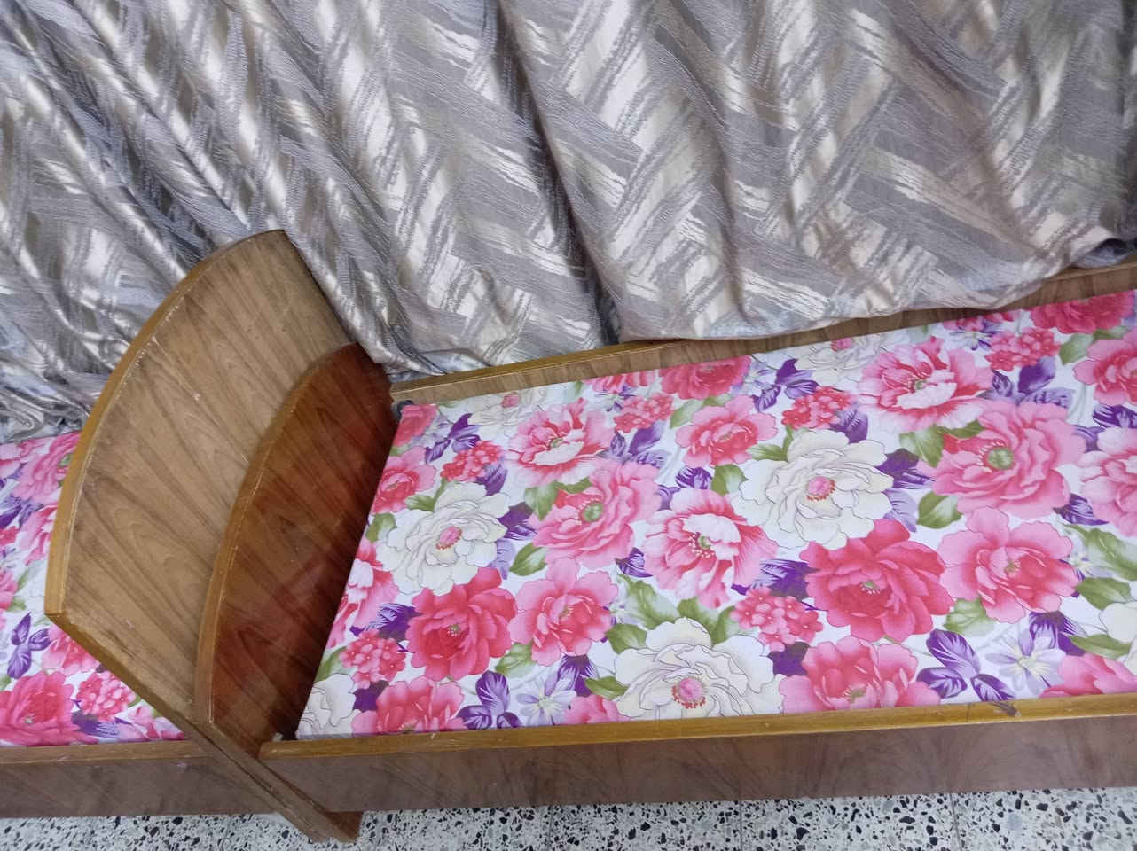 سلام عليكم جرابي عدد 2مال اطفال بدون كسر وا ضرر تفصال ثكيلات سعر 125وبيهن مجال بغداد الغزاليه ***********
