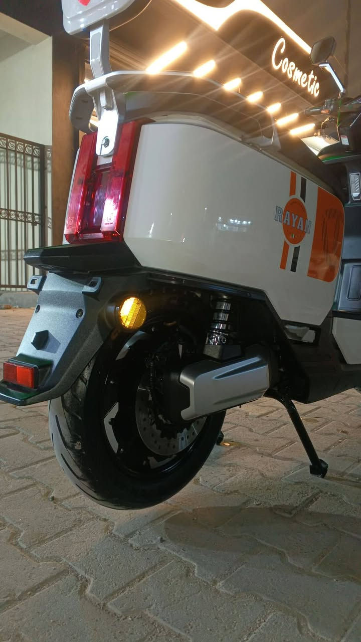 السلام عليكم الوحش (بصمه) غنيه عن التعريف والمواصفات معروفه  بك دبل اشاره حساس سرقه ٣ نمر وبك السرعه ٨٠ وتثبيت سرعه ولايت زنون وكلشي شغال بيه امانه الله دراجه جديده شخط مابيه ومحافض عليه وصارله 4 اشهر اخذته زيرو         السعر 850
مكاني بغداد البياع تقاطع درويش ***********
