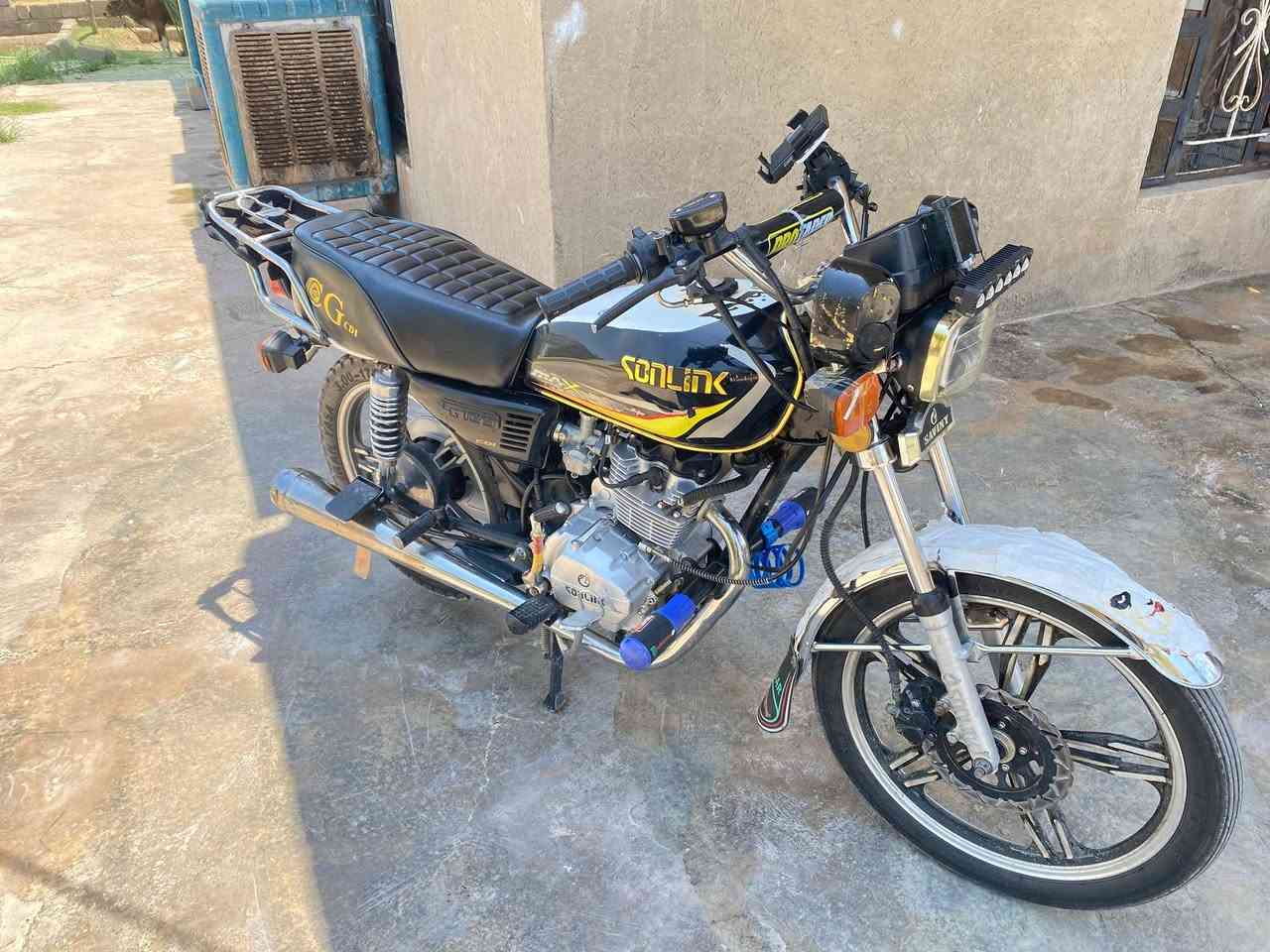 سيفان سولنك موديل 2023 
نكره سلف نص هندر 

محرك مبدل ولفات وانطي بي شرط بس ولفات
كير 5 طياره كهربائيات شغاله امبي ثري
دراجه مرتبه ماتحط عليها ربع مكاني بيجي السعر 500 بي مجال قليل ولا تدفع سعر بكيفك كاتبلك سعر وحي الله جميع ***********
