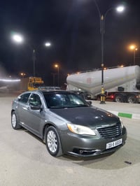 للبيع او مراوس سياره كلايسلر   2012  c200 مواصفات شاشه كامره  تحكمات س...