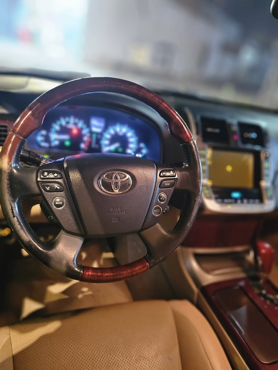 ماجستا موديل 2009 إنكليزي بصره مداور ثاني يوم السيارة كصة قماره بصمه أبواب شفط VIP وبعد بيه موصفات السعر 147$ و بيه مجال 
***********
