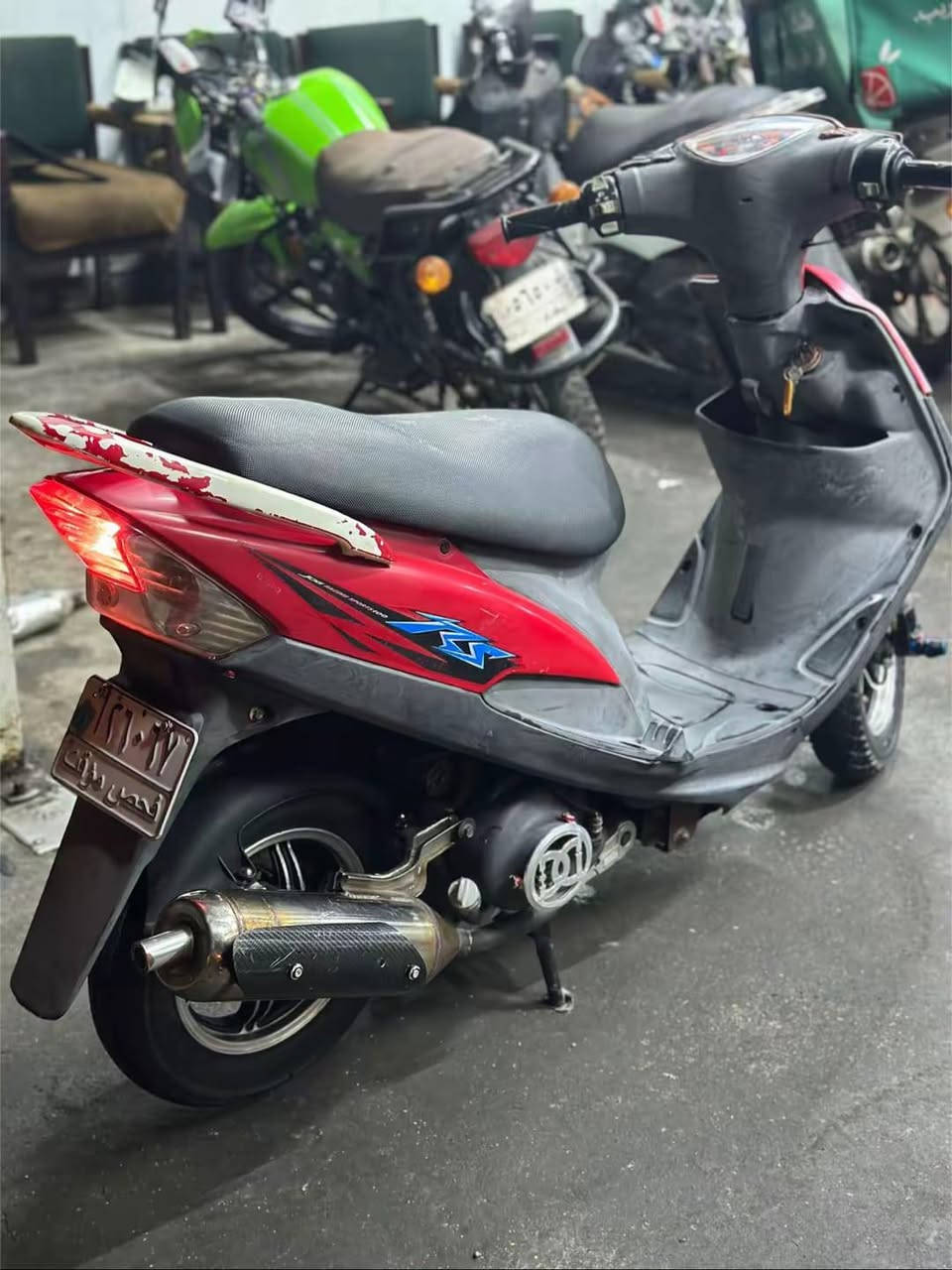 دراجه ماكس عدله قبل شهر طالعه من الرمبه دراجه مكفوله كفاله عامه اي نقص مابيها بس الويل شايله دراجه سعرها ١١٠٠ وبيها مجال عنوان بغداد الكراده ***********
