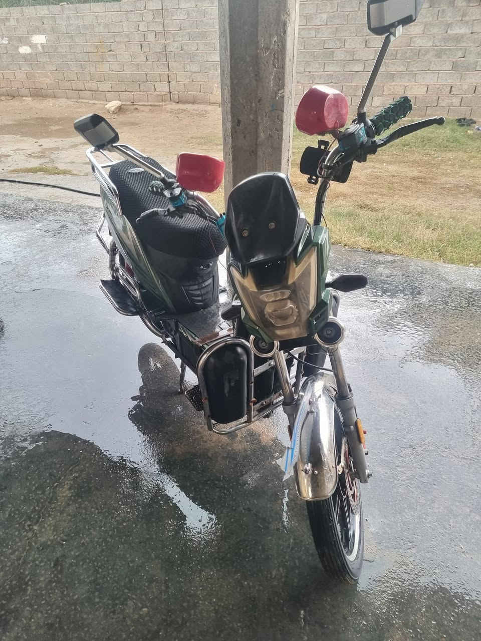 دراجه موديل 24 نظيفه بطارياته عشره سعر 475 ***********مكان كرمه صبيحات
