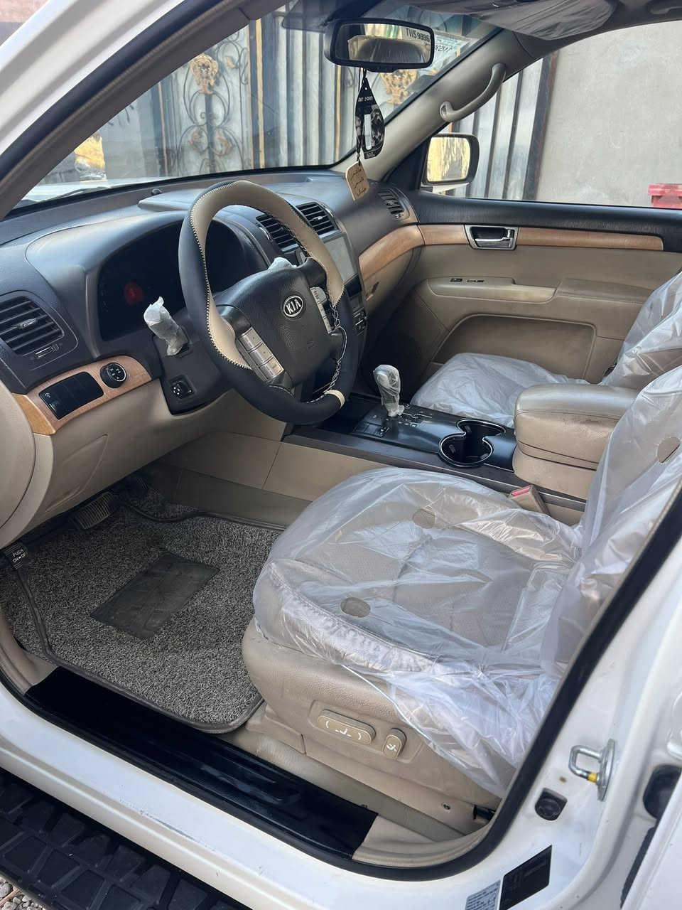 موهافي 2012 رقم بغداد بأسمي سنوية جديدة گير ومكينه برغي ما مفتوح بيهن تبريد قطعتين فول مواصفات بصمتين ما بيها صبغ بيها طخة بالدعامية مأشر عليها سيارة نظيفة احلى من الصور سعرها  155 بيها مجال بسيط مكانها بغداد ما متواجد ع الفيس ***********
