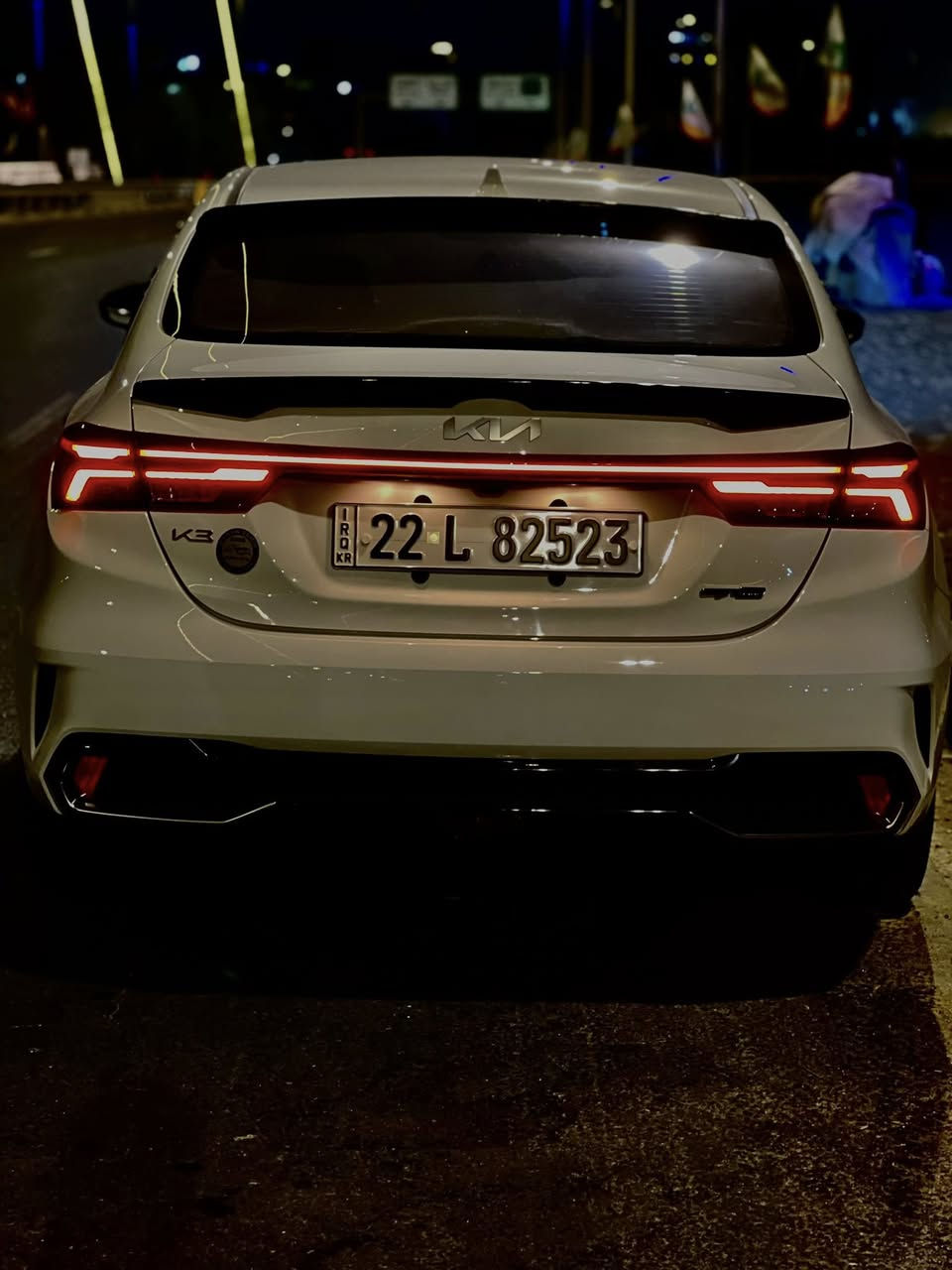 🚘 KIA K3 2022🚘
‼️ مرقم  اربيل ‼️ فل مواصفات ✈️

📃 اليكم التفاصيل الآتية 👇🏻👇🏻

🚘 خليجي 
🚘 ماشيه 35
🚘 موديل 2022
⚙️ حجم المحرك 4CYLINDER 1,5L 
⚙️ مرتبط بناقل حركة أوتوماتيك
🔑 مفتاح التشغيل بصمة 
🪟 سلايد رووف  
🚗 دفع ثنائي FWD 
‼️ اريل نفكيتر 
💡لايت زينون + LED 
🔦️ بك لايت LED متصل 
🚘 قبضات أبواب من الألمنيوم
🚘 دخول بصمة ذكي 
🛞 حجم الاطار 205/55R16 
🛞 ويل كب 16
🛞 4 دسك 
🛞 حساسات ضغط الاطارات 
✨️ اشارة في المرايا الجانبية 
✨️ المرايا قابلة للطي  
🎈عدد AIR BAG 6
🚗 هاند بريك كهرباء 
🚗 ا ABS 
🖥 دشبول شاشة ديجيتال 
🖥 شاشة Apple Car play 
📷 كاميرا 
💡الانارة الداخلية LED 
⭕️ مقود جلد حياكة رياضي 
🛣 مثبت السرعة Cruise 
🎶 المودات والاوامر الصوتية 
🎶 ا Bluetooth / USB 
🔋شاحن هاتف Wireless 
⚡️مخرج منفذ الطاقة 
🔍فحص نظام السيارة 
💺تتسع المقصورة ل 5 ركاب
💺المقاعد جلد  
👶 الايزو فكس ISOFIX 
❄️ تبريد شاشة 
❄️ قطعتين تبريد
🚘 أوضاع القيادة Drive Mode 
🚘 أوتو هولد Auto Hold 
⛷️ نظام مانع الانزلاق 
🥤حاملات الأكواب 
🚘 تطعيم الدواخل ألمنيوم 

📐 أبعاد ومقاسات السيارة📐
📏 الطول   455  cm     
📏 العرض  177  cm
📏 الارتفاع  148  cm

💵 السعر  140وبيها مجال  
*********** اليرموك
