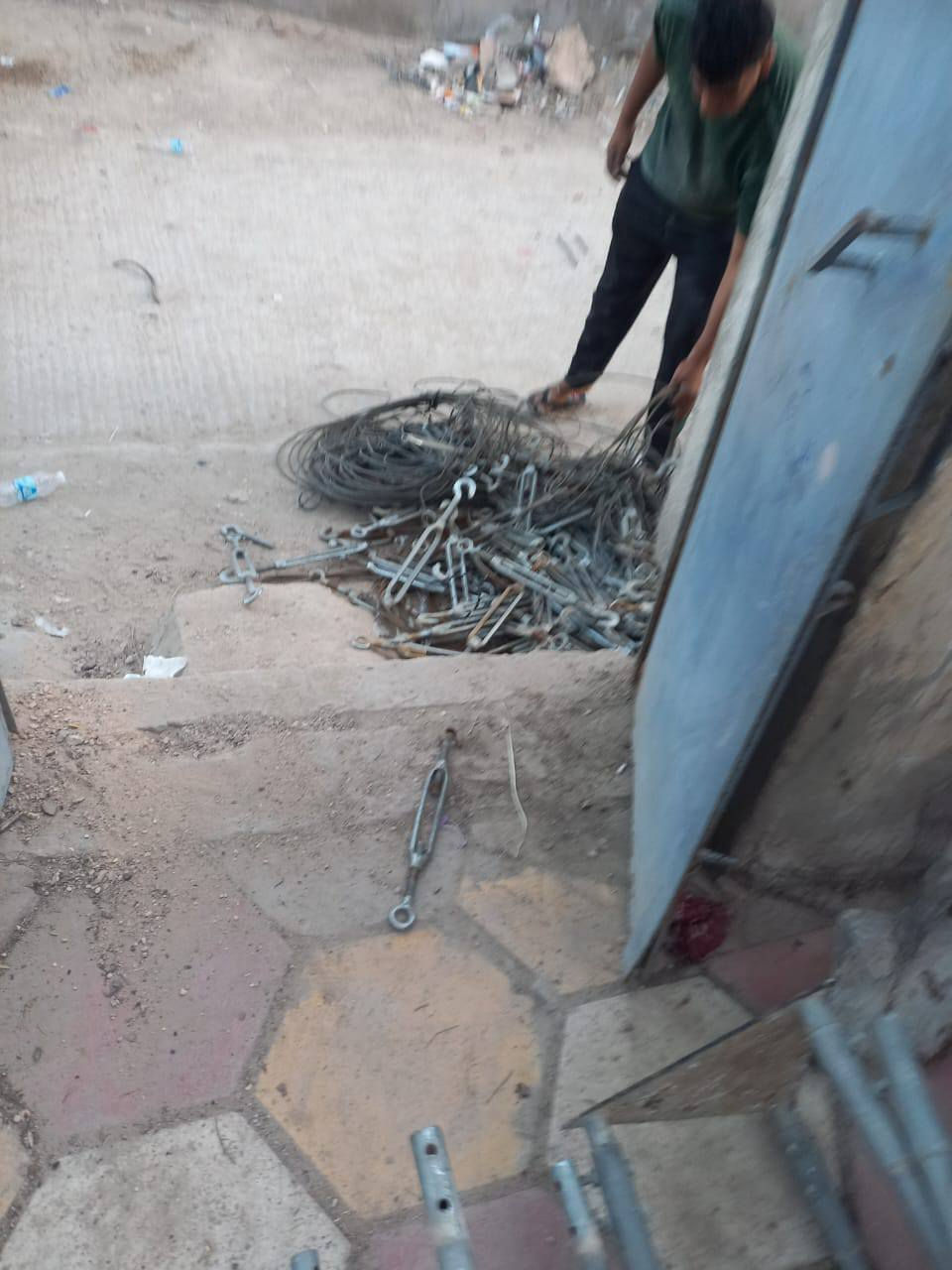 السلام عليكم رمضان كريم توفر حديد ابو ال 35 توصيل موجود لكافه المحافظات الحديد 83 قطعه يعني 250 متر يتوفر كادر تنصيب وفتح الابراج يتوفر قفايس وبراغي وسيم وهوكات توصيل موجود لكافه المحافظات ***********🛻📞🔩🔧🪛⚒️
