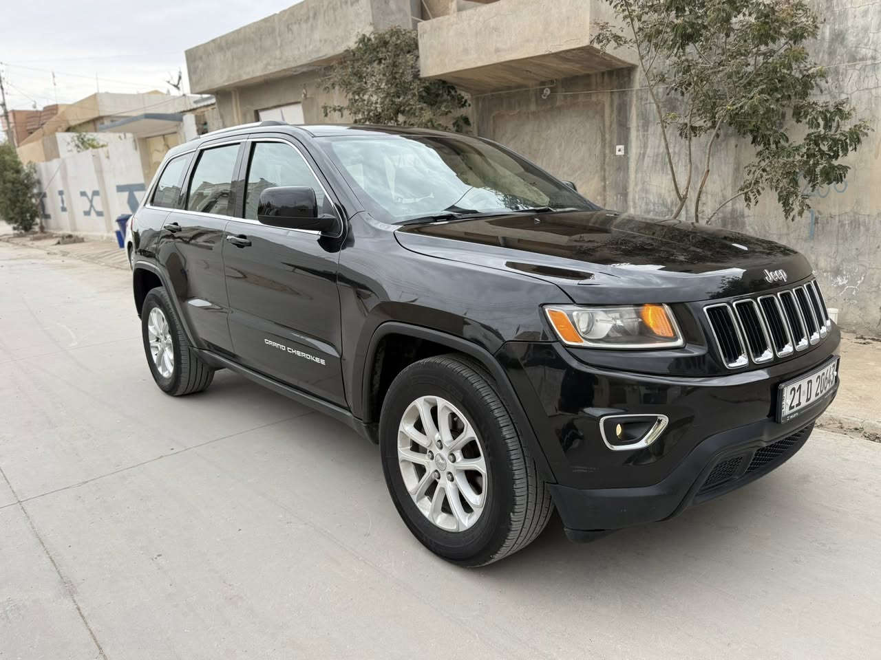 جيب لاريدو 2016 
بيها ربع جامرلغ امامي سكن صبغ
ماشي 128 الف ميل 
مكان سيارة طوز 
سعر 195 بيها مجال 
استفسار اتصال على رقم 
اني مكلف بنشر 
***********
