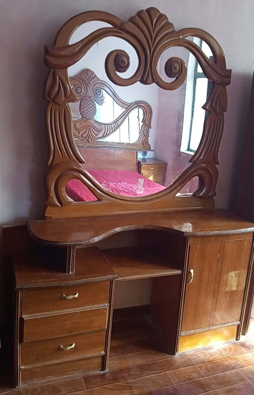 السلام عليكم غرفة مستعمله للبيع نظيفه مكاني بغداد قرب علوه الرشيد السعر 750 والاستفسار ***********
