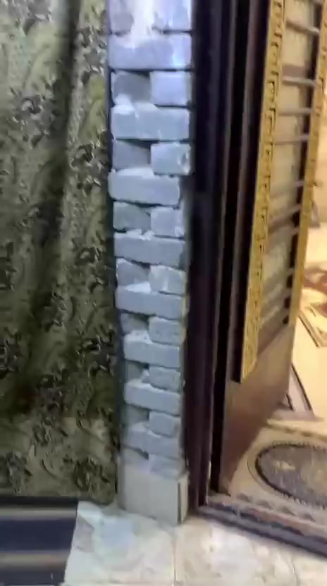 زراعي المساحه البلديات حي التراث  ١٠٠ م غرف نوم عدد ٣ 
استقبال صاله مع حديقه البيت واجهتين السعر ١٧٥ وبي مجال ***********
