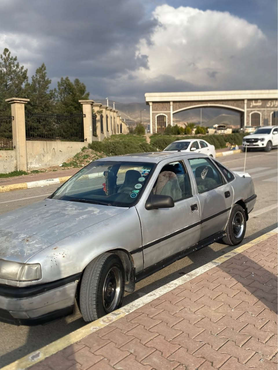 بەناوی خوای گەورە  
ئۆپڵ فیکترا❤️ 
مۆدیل 1991
🇩🇪مەکینە 20
گیڕومەکینە بەشەرت گیڕ عادی کلاجوو عەینەیم دوو ڕۆژەگۆڕیوە ماشاالڵە لەقوەتی سووکان پاوەر
زۆر تندووتۆڵە سڵایید کارەبا داشبووڵوو بەرەدەرگایی وەک شەریکە ماوەتەوە📦
تەقەو رەقەی نیە جرکە✅ بەشەرتی ئەوەلیات سەیارەکە دەعمی نیە 
لەسلیمانیم ئەگەر مشتەریت تیل بکە لەخزمەتام وەرە سەیری بکە هەموو شتئک بەسەعری خۆی 20 وەرەقەوو مامەڵەیەکی براایانە❤️
.ژم 
0777 150 25 56 السليمانية, العراق
