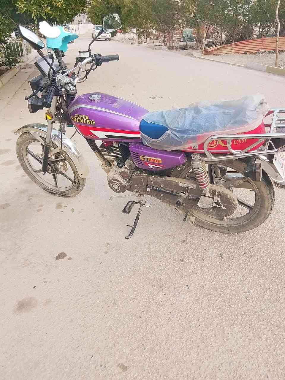 سلام عليكم دراجه شاينك نضيفه مكفوله من كلشي وراقه موجوده بس مامرقمه جديده ماصالي هواي من اخذته 950 مكاني الدوره *********** واتساوب
