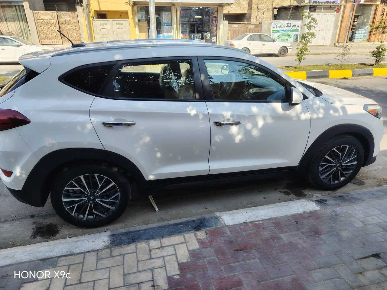 سلام عليكم ورحمة الله
توسان 2016 وارد أمريكي حادثهة بنيد فقط بدون دواخل وبدون ايرباك مكينة 2400 رقم السيارة بابل باسمي رقم جديد انكليزي مكان السيارة كربلاء سعر 165
 وترهم مراوس بتاهو او دوج كرنفال او جارجر 
للاستفسار ***********
