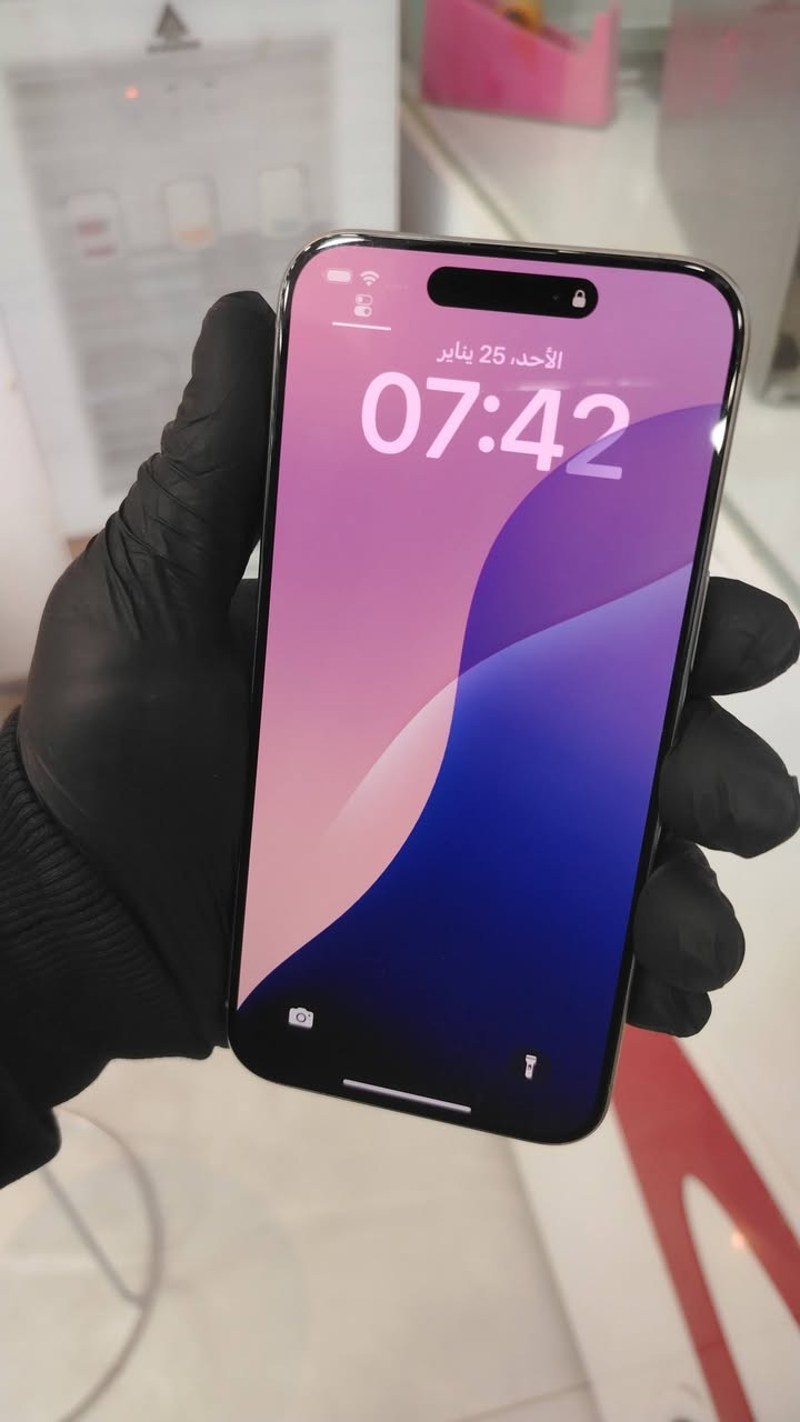 ايفون 15 برو ماكس ذاكرة 256 
بطارية 97 نضافة 100%
   السعر مليون و 200 وبي مجال قليل
عدد ضربات شحن  300  يعني ممستخدم هواي ابد

للاستفسار :-***********
