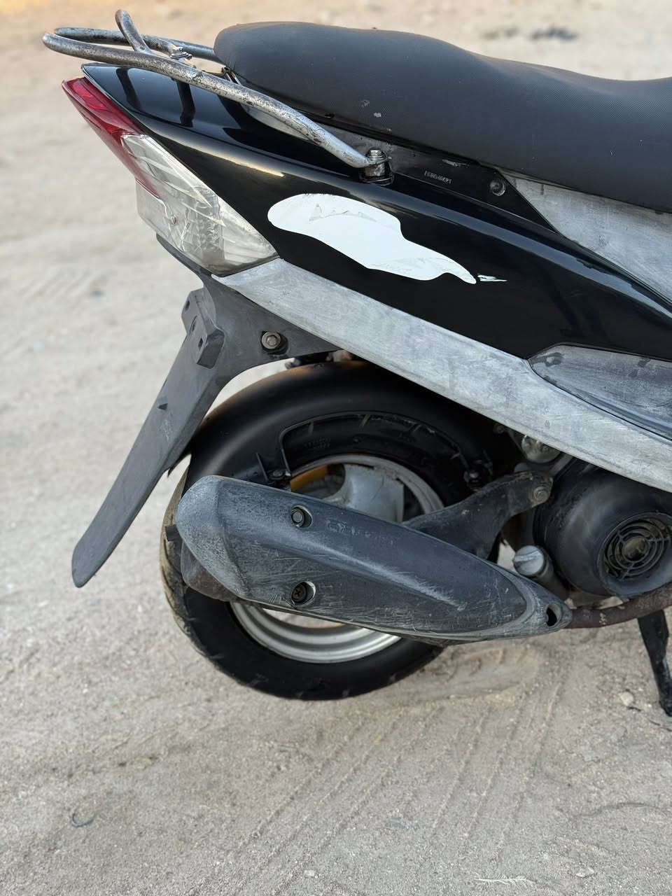 السلام عليكم
عيني ماكس منغولي مابيها نقص برغي 
دراجه جديده سلف هندر لايت امامي خلفي اشاير 
سكن عالي ناصي كلهاا شغاله دراجه ونكره 
ناعمه مكينتها حيل دراجه اصل وماملعوب بيها 
مال جناي 
سعرها ٧٠٠
مكاني ناصريه مركز 
موبايل ‭٠٧٨٢ ٧٧٤ ١٨٢٥‬
