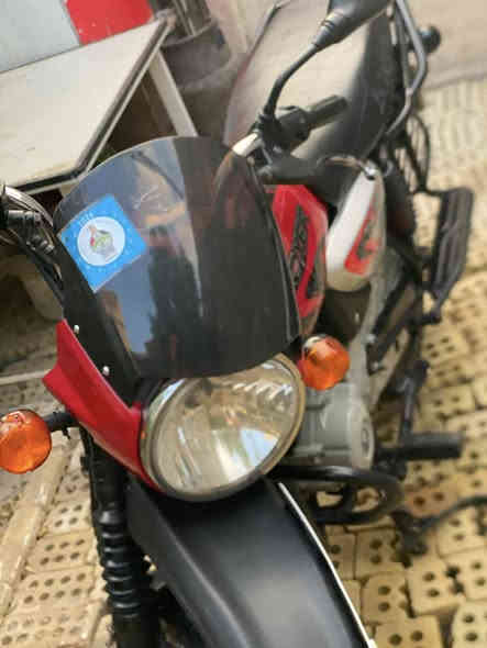 بوكسر جبلي موديل 22 مسجله 21 البارحه سجلتها وستلم سنويه جديده بسمي وهزه جديده البارحه سويتهه لوحات ثنين انكليزي 

دراجه مماشيه زيرووو زيرو ستخدام شخصي ممشتغلا ابد البارحه يلا سجلتهه جانت مضمومه كربهائيات كلهه شغاله نكره الدراجه زنون بيهه دارجه احلى من صوره وذا مو نفس كلامي خسرالك الي تريده دبلات تخم 4 بل كارتون تايرات بل كارتون اوياله نفس الشي ولصور تحكم سنجيل جديد كلشش 

بمسي تحويل ثاني يوم سعر 2100 وكلشي موجود بل سوك حته 1600 موجودات بس كلشي بحسابه  مكاني بغداد الزعفرانيه رقم تلفون ***********
