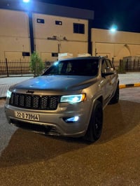 اخون للبيع فقط الفئه     Jeep Grand Cherokee Blacktop مواصفات البلاك م...