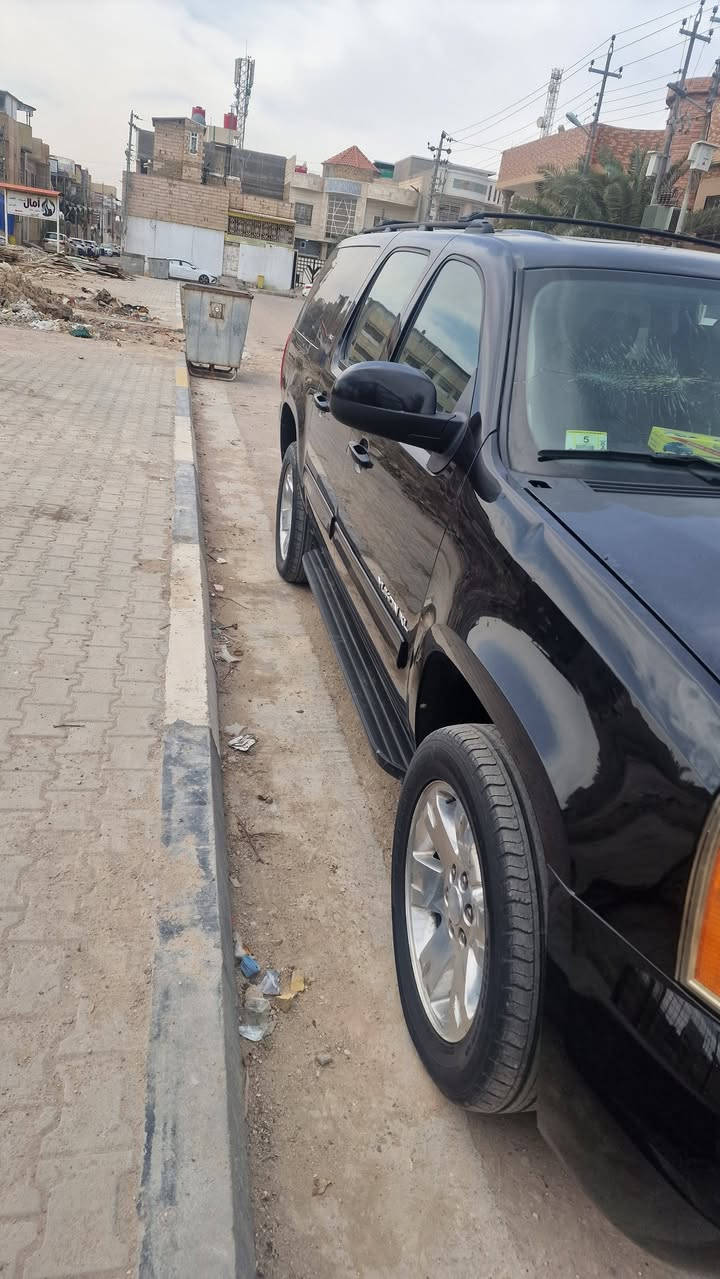 يوكن XL فول مواصفات
موديل 2014 اصل
فتحه
كشنات ملكي
حادث جاملغ وبنيد في امريكا
السياره ماشيه تقريبا ثلاثون الف مستعمله قليل 
السعر 250
العنوان بصرة الشوارع الاربعه 
هاتف ***********
