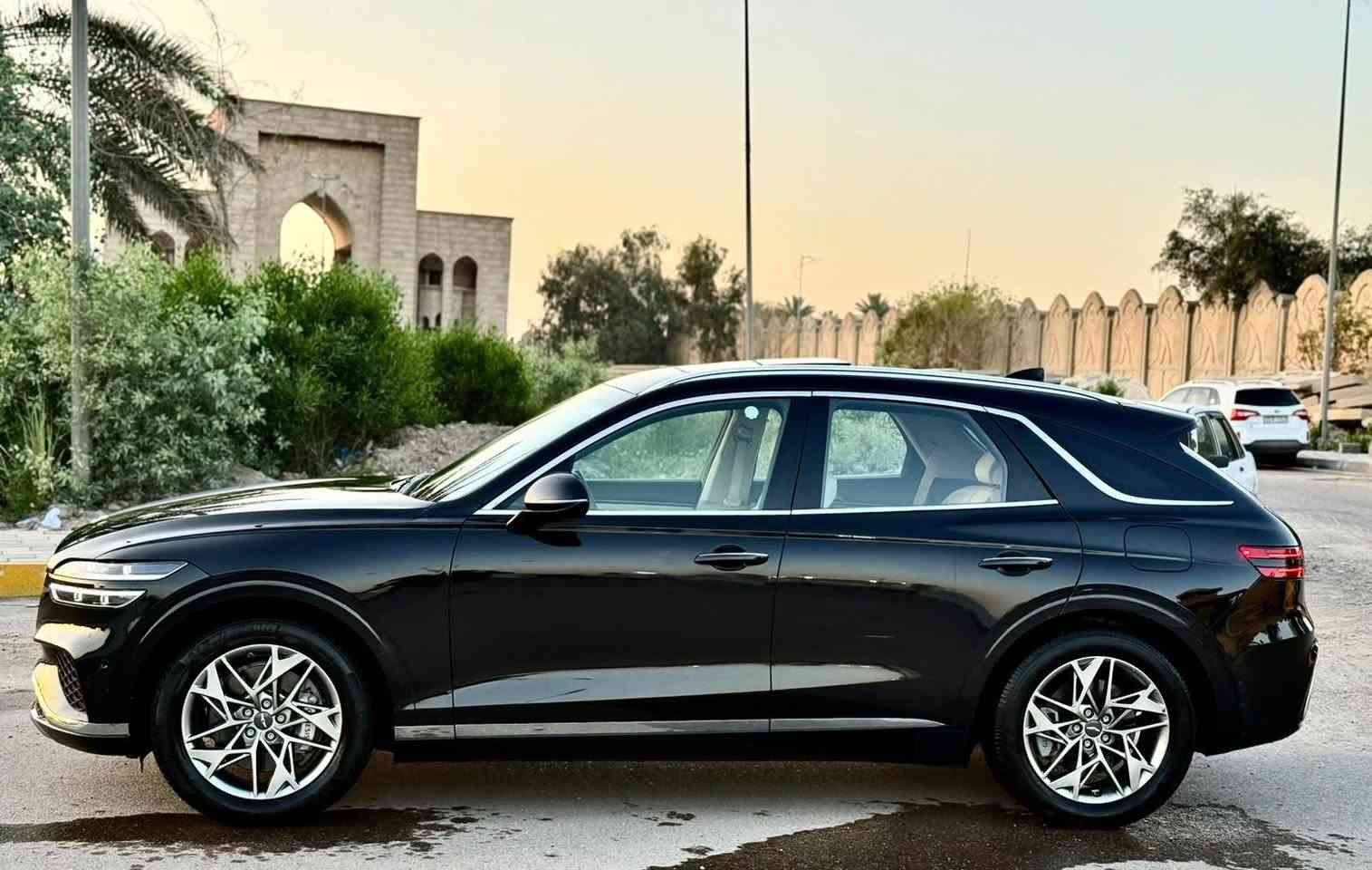Genesis Gv70 2.5T Awd
وارد امريكي صور الحادث ورقم الشاصي بالمنشور تبديل بابين وجاملغ والبنيد مصلح ومصبوغ 
رقم بغداد شهداء وكالة عامة بسم المشتري

موديل 2024
مكينه 4 سلندر 2500 تيربو
دفع رباعي 4X4
سقف بانوراما 
بصمة تشغيل
بيبان بصمة
صندوق بصمة كهرباء 
كشنات خزّن ميموري 
كشنات جلد + تدفئة + تحكم كهرباء 
تدفئة ستيرن
شاشة كبيره 
نظام GPS
شاحن لاسلكي
كير ماوس
شفتات بالستيرن
تحكم ستيرن كهرباء 
رادار خلفي وامامي
رادار جانبي (نقطة عمياء)
حساسات خلفية
مري شفط وقلاب وترحيب
5 وضعيات قيادة 
وبعد هواي مواصفات 
السعر 225 ورقة بيع او مراوس حسب القناعة
للاستفسار ***********
