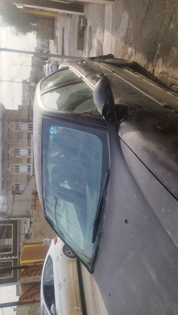 سياره فكترا موديل 2000  شرط  كير محرك. كهربايات كلها شغال سعر 17 قفل. بدون معاملة.  كابون سنوية بسمي. محرك حجم 20.
***********
***********
