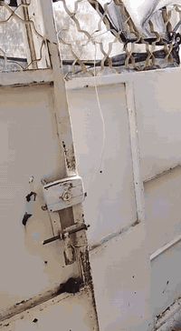 بيت للايجار الموقع سويب كما موضح في الفيديو
سعر الايجار ٣٥٠. 
الاستفسار اتصال ***********
