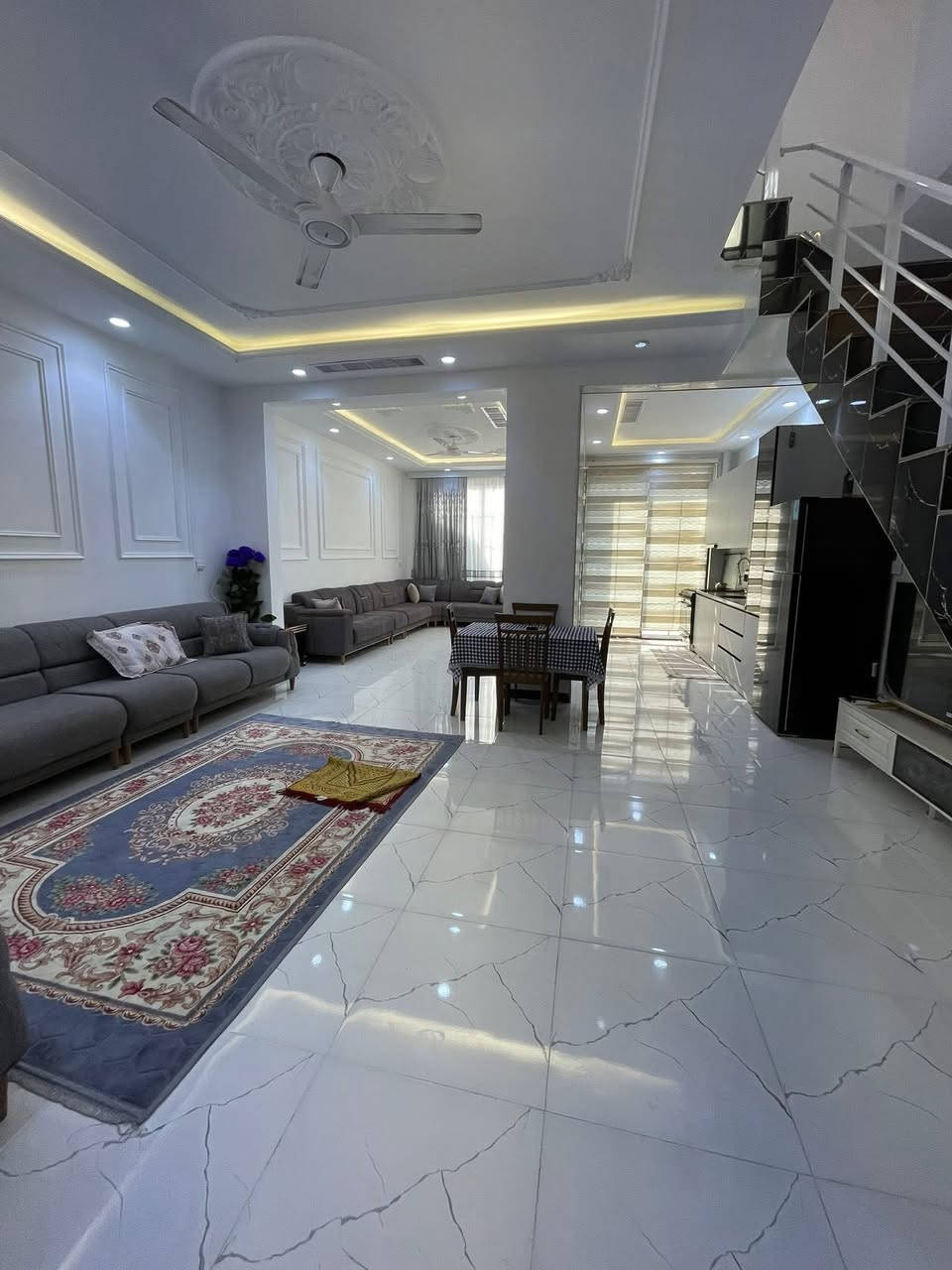 #منزل للبيع في #حي هفالان #مقابل #حديقة
#المساحة: 100متر #مربع
يتكوّن من:
 • #استقبال 4 نوم

السعر 

https://t.me/+m60wvjZu4FE0YjAy
0773 222 91 42 call 📞
