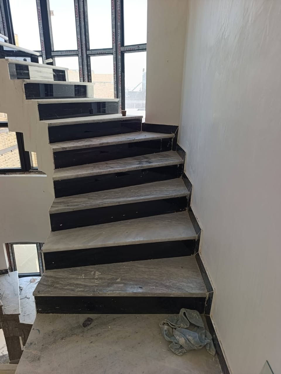 ***********
عمل كافه انواع السراميك والمرمر كرانيت
