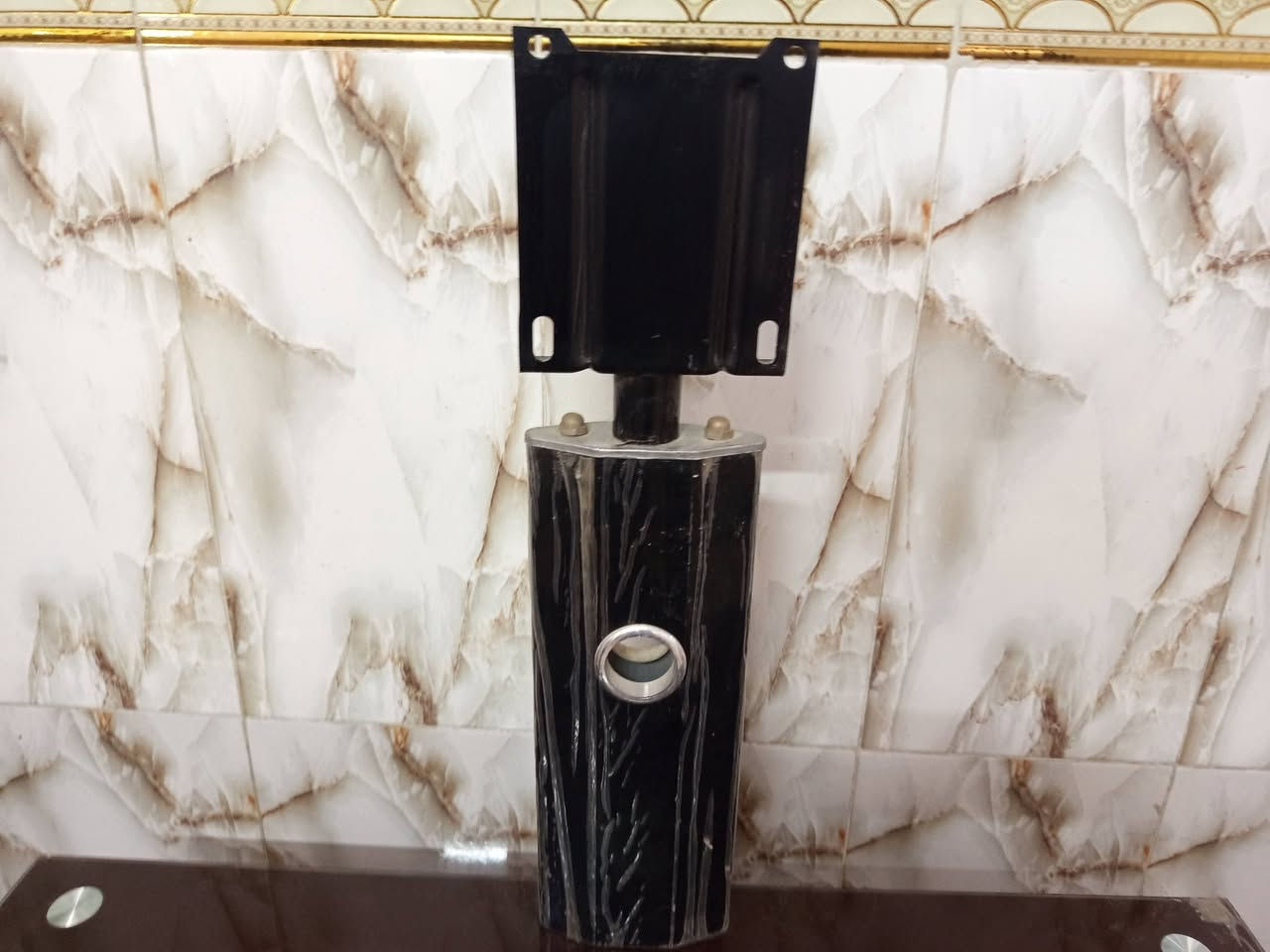 ميز ستاند بلازما 
ميز شاشة-الميز فقط

و ستاند الشاشة مُدمج مع الميز و جاهز لربط الشاشة مباشرةً 

السعر 30 الف 

المكان بابل-الحلة

للأستفسار و التواصل ***********
