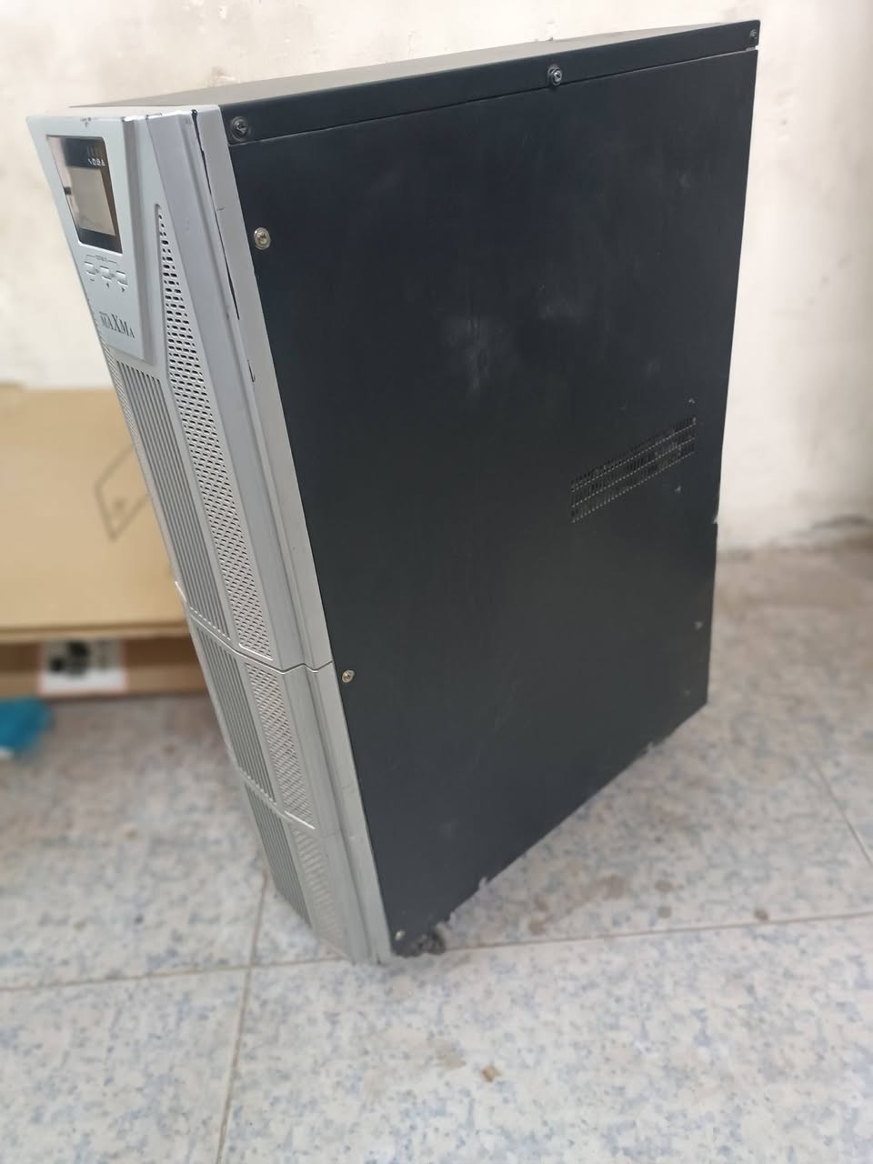 يوبي اس اون لاين 10KV  للبيع  مابي بطاريات  بس يرادله بطاريات  رايده 900 الف  وبي مجال بسيط  مكاني بغداد الدوره ابو دشير رقمي ***********
