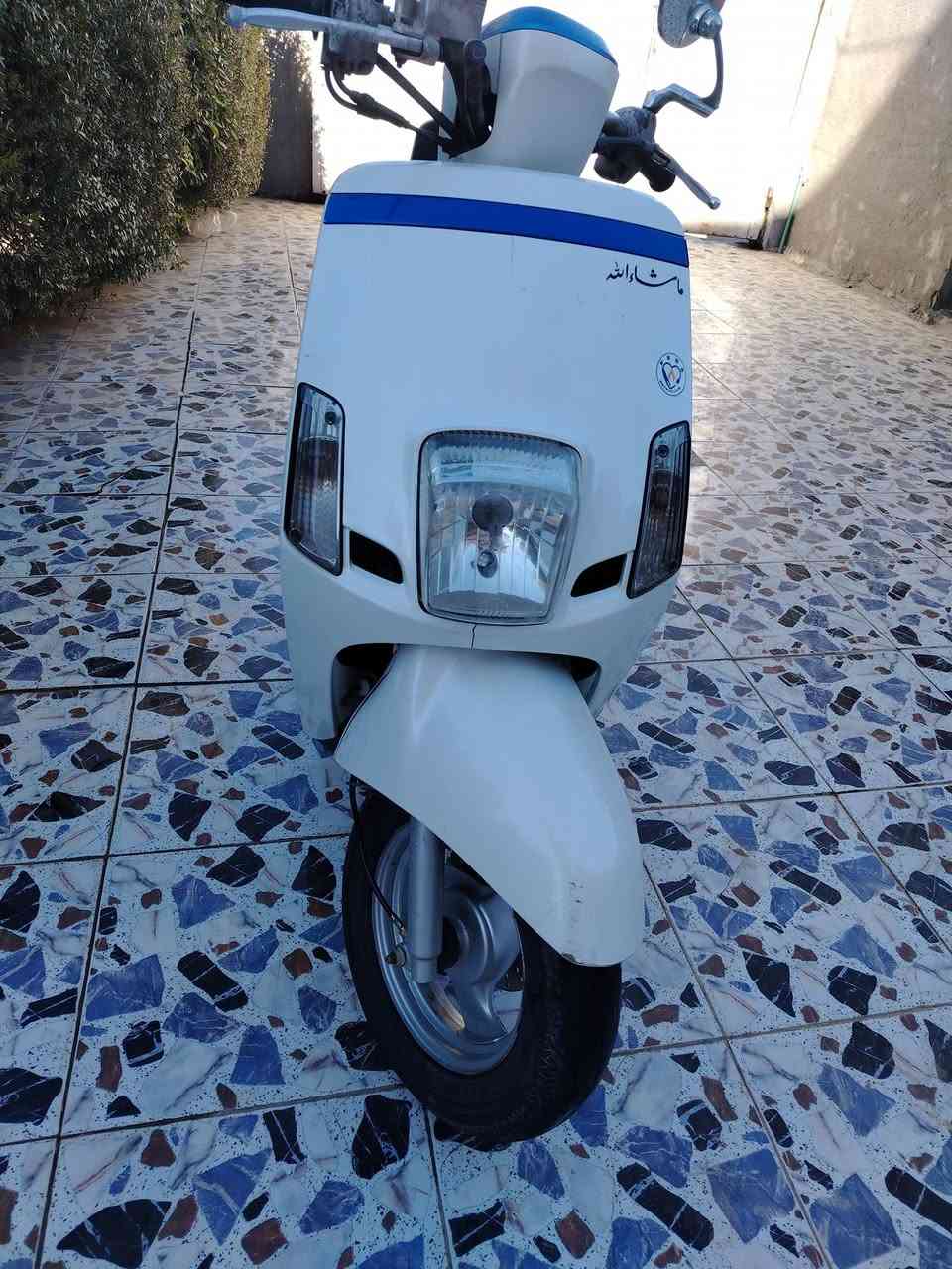 دراجه بوليس كفاله مديل 2011 ختم واحد وي المكينه داخل رصاصي ***********
