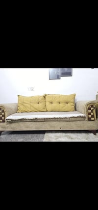 تخم • صوفا