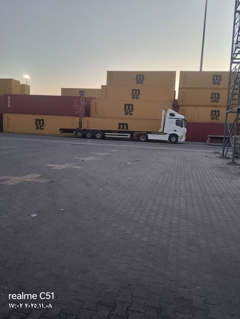 اسلام عليكم سياره وحش للبيع موديل 2017كامله صار4اشهر من مرقمه مواصفات كامره حساس رتايدر سبايدرات تانكي كاز واحد جاهزه العمل بشرط تحويل السعر 430وبي مجال الي مايعجبه لايتصل رقم تليفون *********** مكان سياره بغداد المدائن
