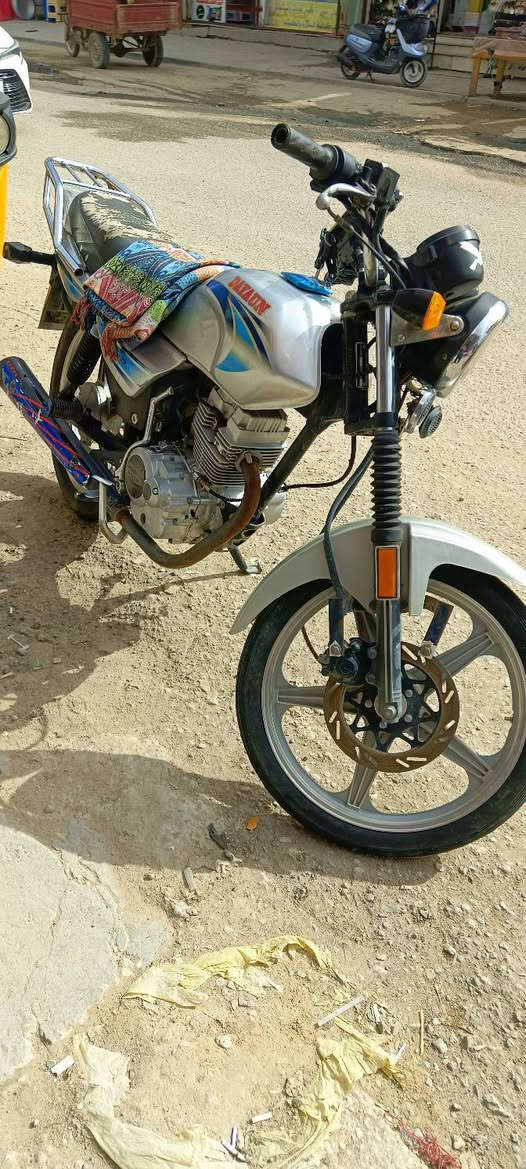 سلام عليكم دراجة دايون عضم للبيع موديل 2020 اوراق اصولي دراجه مكفوله من الحادث والمكينه برغي ما مفتوح بيها رقمي *********** السعر 800 وبيها مجال قليل
