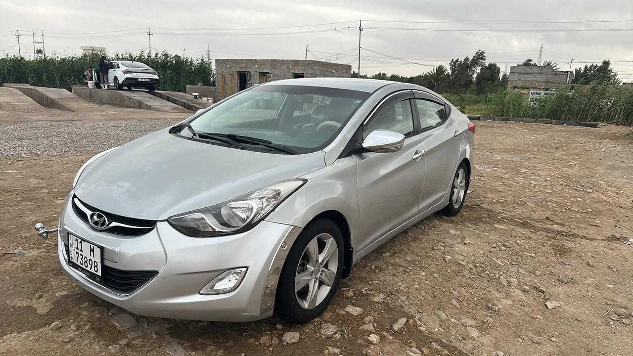 السلام عليكم الا نتره موديل ١٣ وارد امريكي بيه مكانة صبغ  مكانه واسط قضاء الحي السعر ٨٣ وبيه مجال حك الجيه رقم ***********
