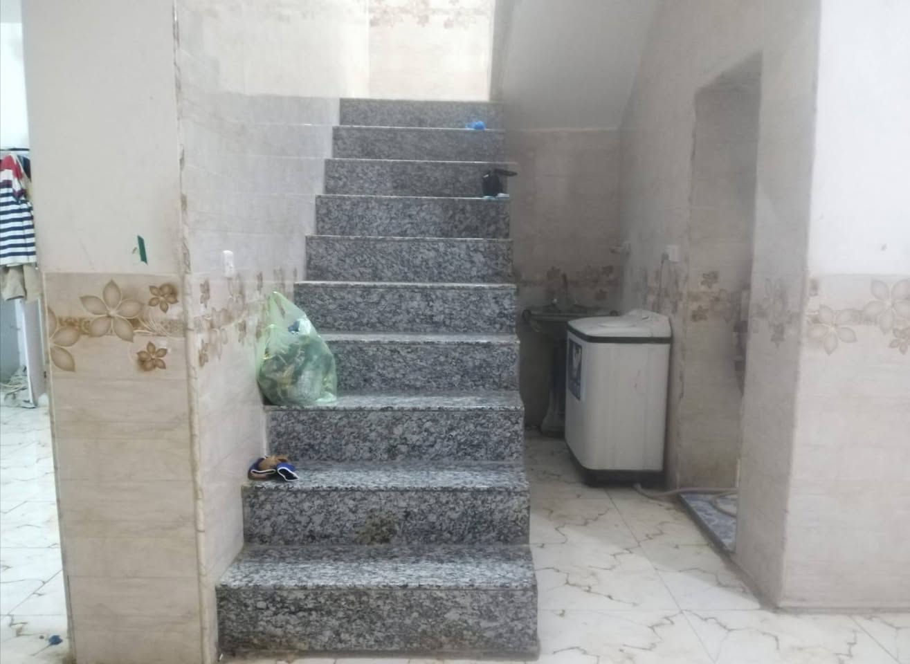 سلام عليكم بيت للبيع طابو صرف حي العسكري قرب جامع حبيب المصطفى المساحة 200م    بناء حديث 2022
الاستفتسار ع الرقم 
***********
