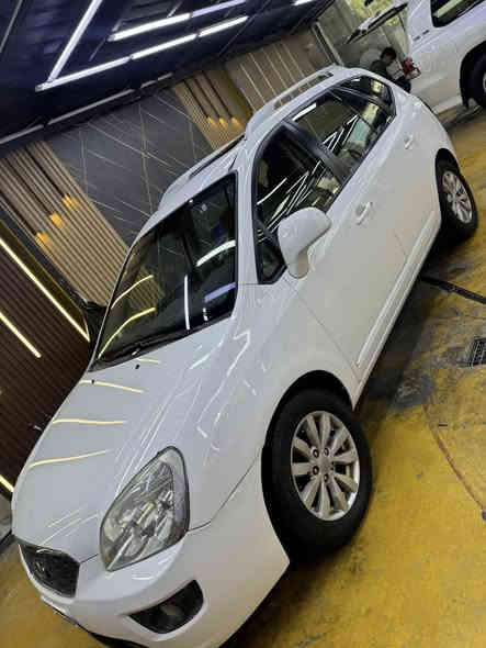 سلام عليكم 
كارنز ابيض نظيف مال بيت 
2012
محرك كفاله 
كير كفاله 
صدر جيد 
فتحه سقف 
فول مواصفات 
7 راكب 
قطعتين صبغ 
سعر 122 وبي مجال 
موقع بغداد حي جامعه 
***********
