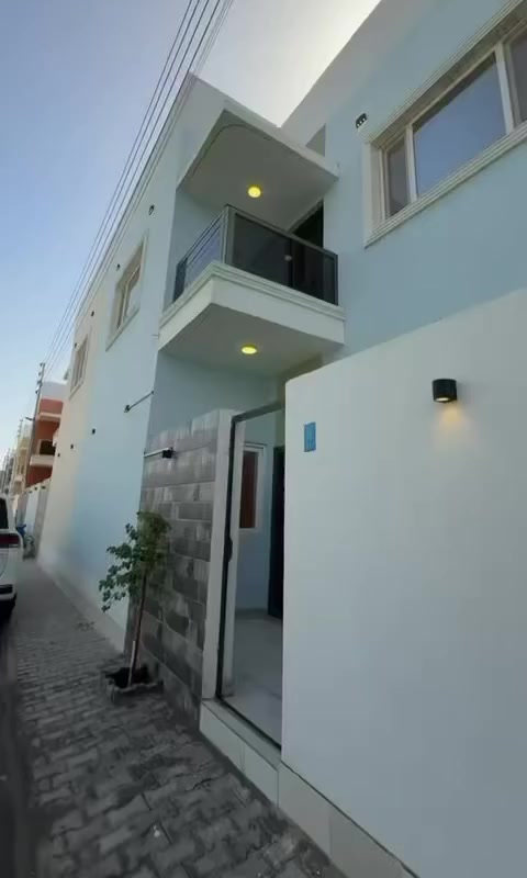 مجمع لؤلؤة الصالحية السكني
وحدات سكنية بتصاميم ومساحات وفئات مختلفة تلبي أحتياجات العائلة ، وباستخدام مواد بناء وانهاءات عالية الجودة ومن مناشئ عالمية وبنى تحتيه كاملة ومجموعة واسعه من الخدمات والمرافق الاجتماعية . 
شط العرب / الصالحية 
شارع الصالحية العام

المبلغ دفعة واحدة
وحده سكنيه 
البيت يتكون من طابقين ٤ او ٥ غرف نوم ٣ حمامات وصاله ومطبخ ومنور عدد ٢ المساحة ١٤٠ م واكثر

٤ غرف نوم ١٦٥ مليون دينار 
٥ غرف نوم ١٧٣ مليون دينار
٦ غرف نوم ١٨٧ مليون دينار

٤ غرف نوم بمساحة ٢٠٠ م
السعر ٢٠٠ مليون دينار 
الوحدات السكنية كاملة استلام مباشر
للتفاصيل اكثر وصور ومعلومات
مراسلتنا wahts app : ***********
