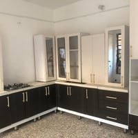 كاونتر • مرمر طبيعي • طباخ نظيف