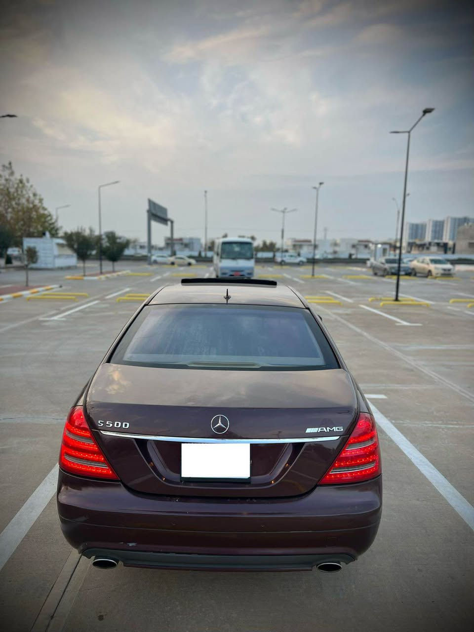 mercedes s class 2008
S500 هەشت پستۆنی مەکینە مەرغوب
مەنەفێست ئیبراهیم خەلیلە
2 پارچەی سبوخە بەبێ داخیلی
قەپات مواسەفات
کوشن جلد 
کوشن خەزن
کامل کوشنەکانی کارەبای و سارد و گەرم
برێک بەسمە 
سلاید …سەقف شامۆ
جامەکانی کامل پۆلۆرایس و دژە فوول
٥ پەردە بیلادی
تەعدی سورحە
3 مۆد لێخورین 
دەرگا لارج .دەرگا شەفت.سندوق شەفت
ئاوێنە شەفت
شاشە و گێج ئەلیکترۆنی
کامیرە ..حەساس پێش و پشت
لایت زینۆن
تەبرید مەرکەزی
ویل AMG
گێر و مەکینە و کارەبایات و  هەمووی بە شەرت 
رەقەم تەلەفۆن*********** أربيل, العراق
