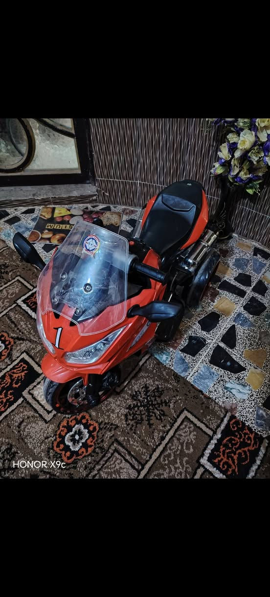 دراجه شحن للبيع  كامله مابيه اي نقص على الفحص السعر ١٣٠ وبيه مجال الاتصال ***********
