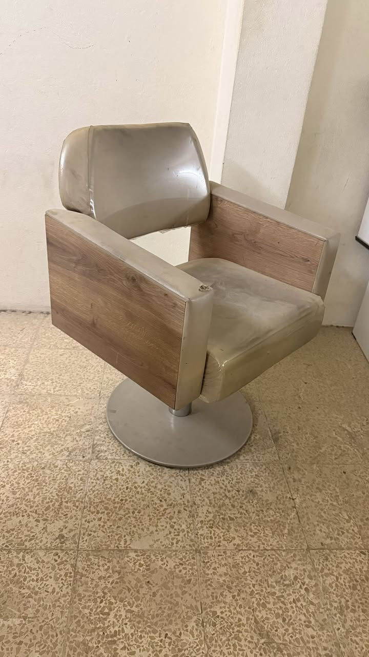 للبيع كول بالصور بسعر 500كول ثكيل عدا المري من جوه مكسورمن الشيل والحط بس ماناثر عليه


**إذا كنت صاحب هذا الإعلان وتريد حذفه لأي سبب، رجاءا أرسل رسالة إلى الدعم الفني**