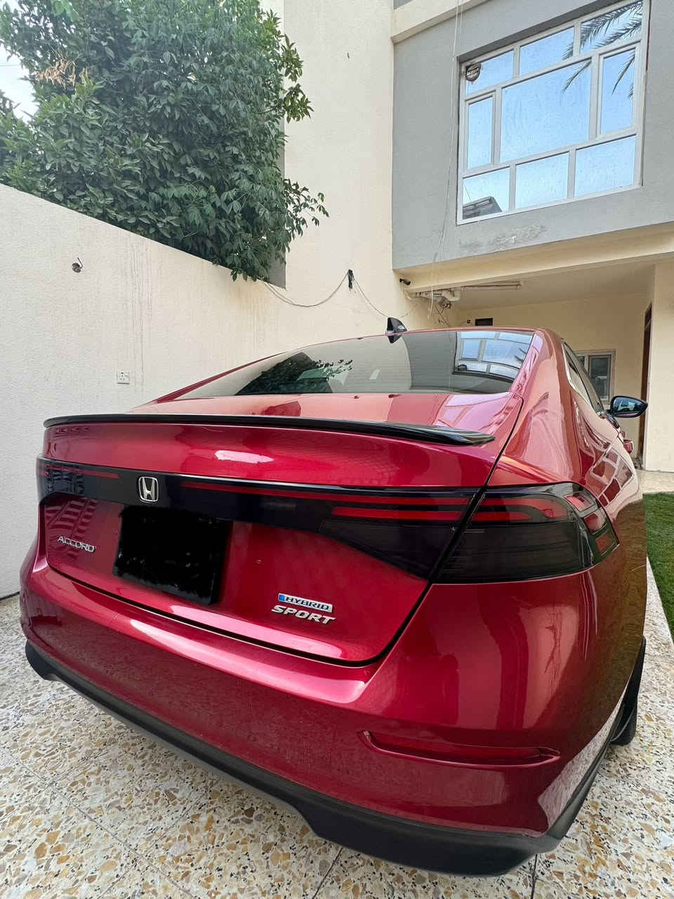 سلام عليكم 
اكورد موديل ٢٣ 
السياره كلش نظيفه بيهه بنيد صبغ
محرك 2000 هايبرد
بدون ايرباك بدون دواخل 
باسمي تحويل بالوقت الي يعجبك رقم بغداد
مكان بغداد حي الجامعه 
***********
