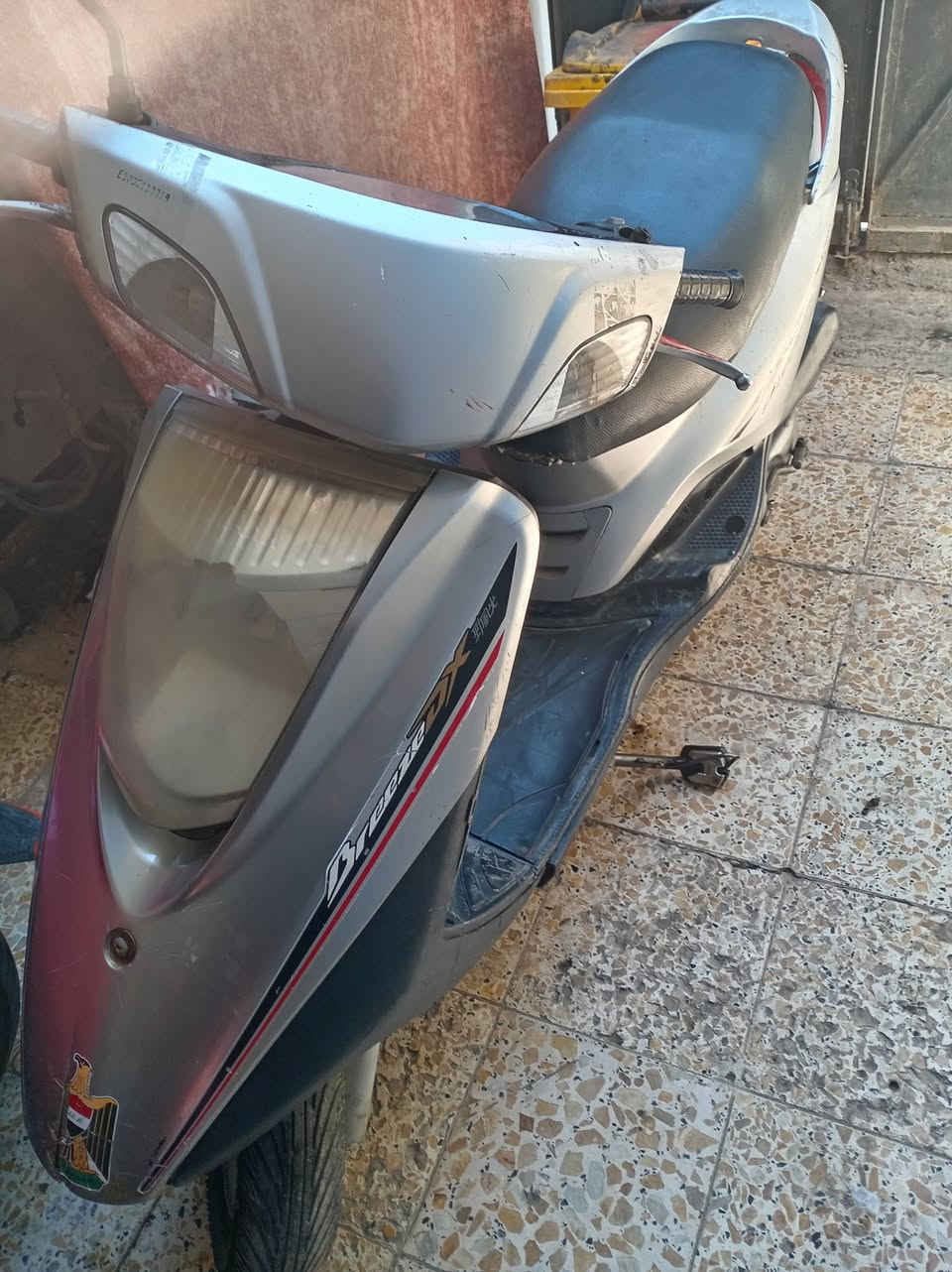 السلام عليكمدراجة ثريز لبيع   محرك على بلاد سعر 450 وبيها مجال بغداد مدينة الصدر قطاع ١٧ هاتف ***********
