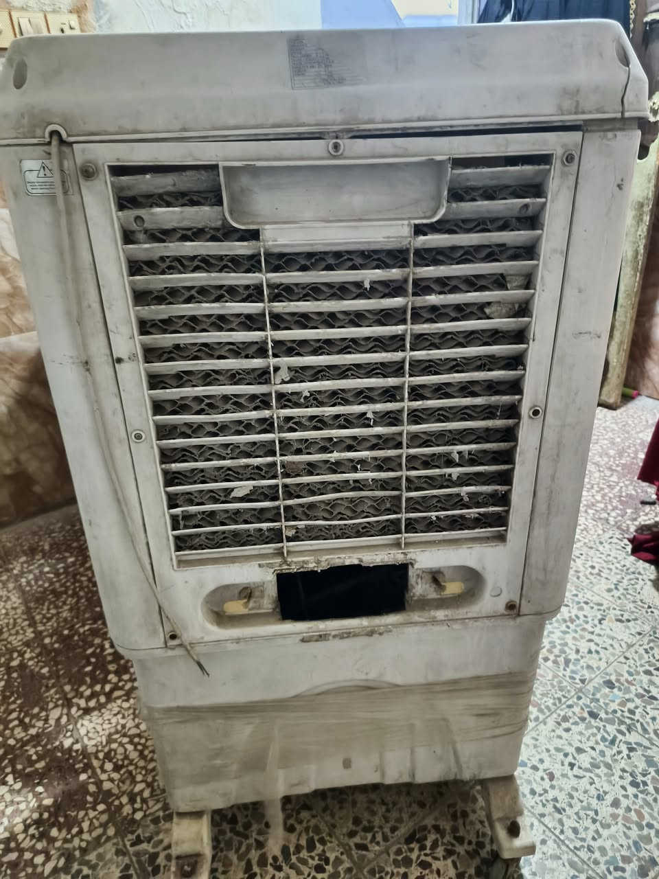 مبرده شغاله مابيهه شي بس هيه مربوطه فول سعرهه ٦٥ اوفن مستعمليه قليل نضيف كلش سعره ٤٥ مكانهن الحله مدينة الثوره للتواصل على رقم *********** او مراسلة الصفحه
