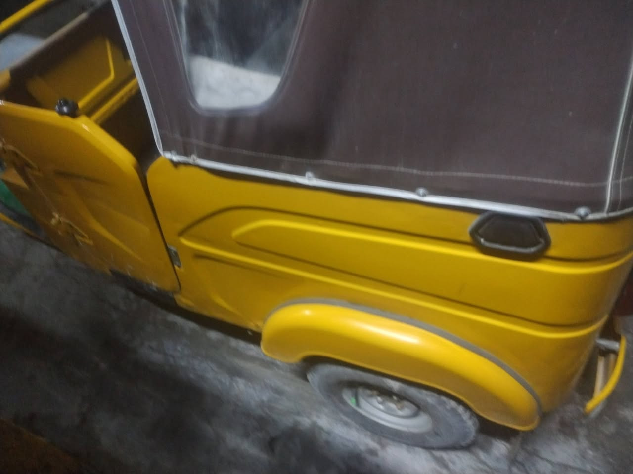 سلام عليكم تكتك ٢٢ شهر ٩ كفالة كشر بلادي لا صبغ لا معجون لا ضربة هتة دوس ما معمرات حلوة تكتك مكينة مكفولة كسن مكفول ملاحضة بدون غراض بيع سعر خابر و دلل ***********
