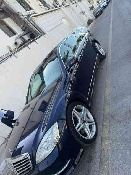 سلام عليكم
S class 350  -2013
6 سلندر
71الف كيلو متر
سيارة كفاله عامه
***********
340 ورقه وبيه مجال 
بغداد
