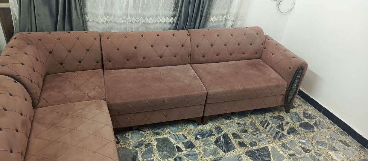 ديوان مستعمل توصا شغل درجه اولى مع ضمان ٥ سنوات 
الشغل كله ثكيل ومرتب سعره ٤٥٠ الف وبي مجال 
المياخذه خسران الله شاهد ***********
