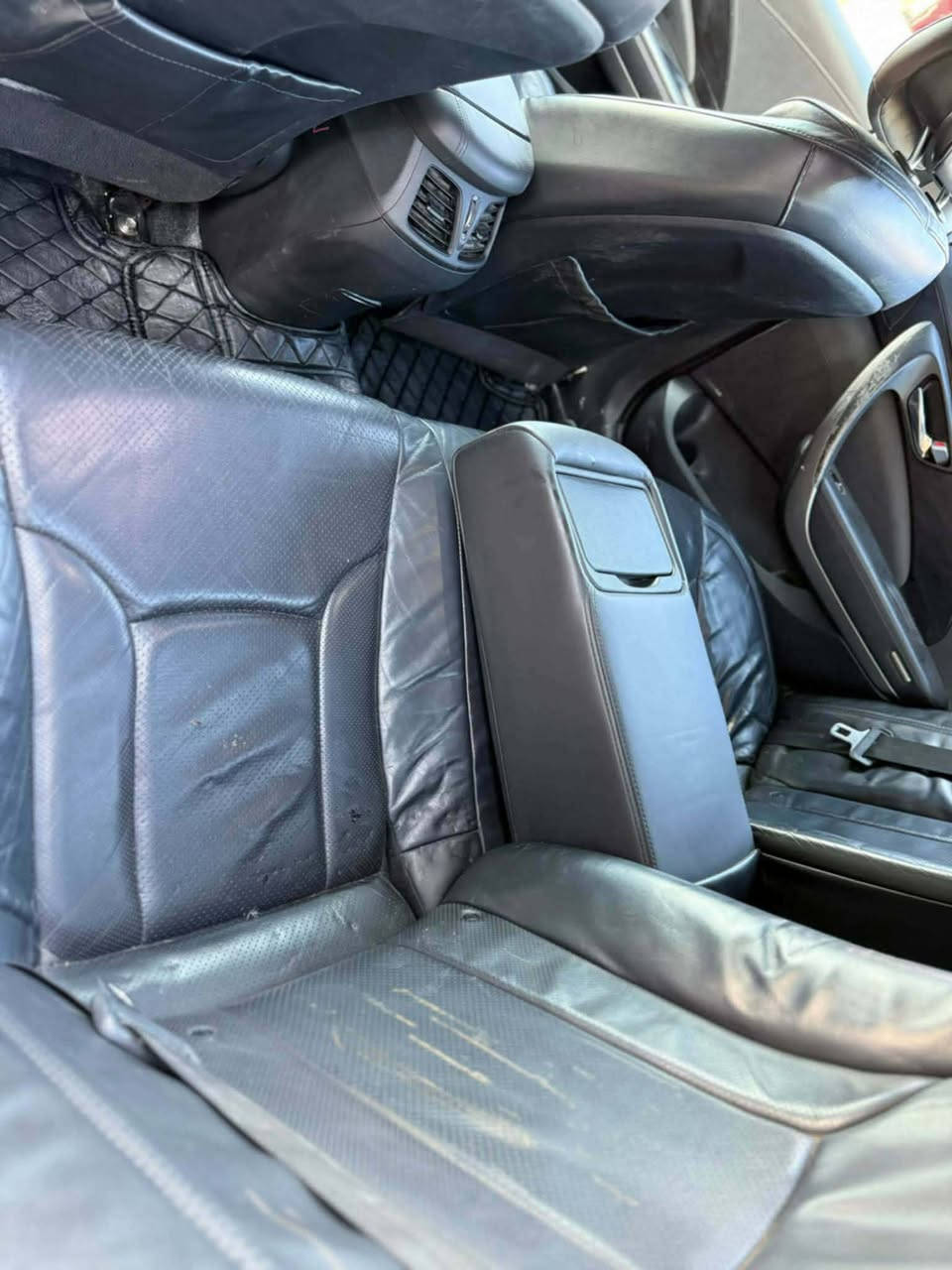 ازيرا 2016 غاز سياره فول عدا البنراما كشنات كهربائي مساج بصمه حساسات امامي خلفي سياره كارتون سياره ادوات كصه جنطه السعر 48 بيه مجال قليل حك الجيه لاستفسار ‏‪***********
