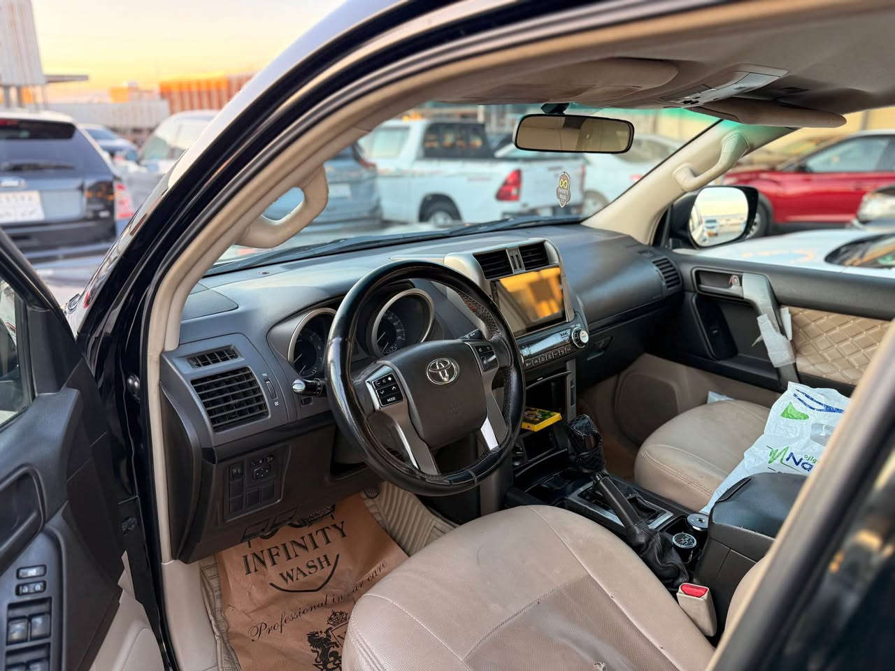 پرادۆ ٢٠١١ 
بێ بۆیاخە سەیارەکە سۆنەرەکەیم دا ناوە 
سەنەوی و ڕەقەم و تایەی تازەیە بێ مەسرەفە
١٨٠ هەزار ڕۆشتوە گێڕو مەکینەی بەشەرت نەکراوەتەوە
*********** السليمانية, العراق
