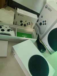 سيريس اس نضيف كلش ولوك ستيكر وويا يدتة الي اجت ويا ويدة ثانية هم اصلية...